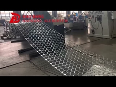 Pabrik ini memproduksi lingkaran aluminium berukuran kecil