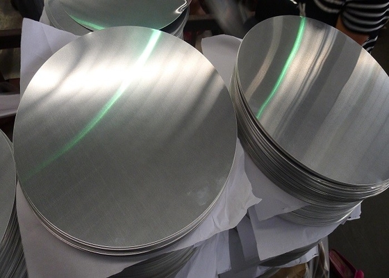 DC / CC 1070 Lingkaran Aluminium Gambar dalam Untuk reflektor lampu lalu lintas Dengan harga yang besar