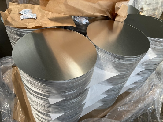 0.2-0.5mm ketebalan Aluminium Lingkaran 3004 Untuk peralatan dapur Dan pesanan ditempatkan langsung ke pabrik.