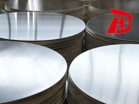 Proses Produksi Permukaan Lingkaran Aluminium halus Lempar Cermin Kinerja tarik Kuat Untuk Non Stick Cookware