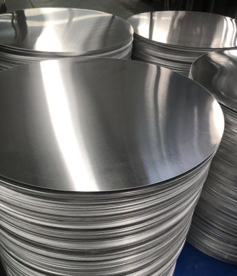 Permukaan Lemparan Tinggi Aluminium Disc 0,3 ∼6mm Tepi Custom Size Aluminium Blank untuk Lamp Cover & Pot