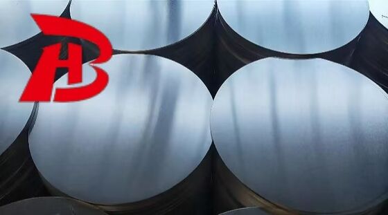 Disk dan Lingkaran Aluminium Berkualitas Tinggi dalam 1050/1100/1060/1070 Alloy dengan Ketebalan 0,20-6.00mm dan Lumahing Akhir Mill