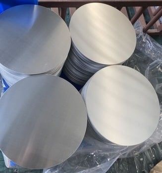 Lingkaran Aluminium Diameter 80-1600mm yang Dapat Disesuaikan dengan Ketebalan 0,3-6mm dan Kinerja Mekanik yang Sangat Baik