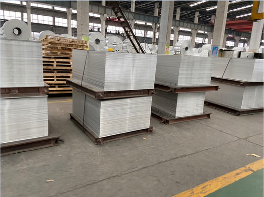 Paling laris Aluminium Lembar Permukaan Perak Untuk Luar Bangunan Konduktivitas Listrik Untuk Mendukung kustomisasi