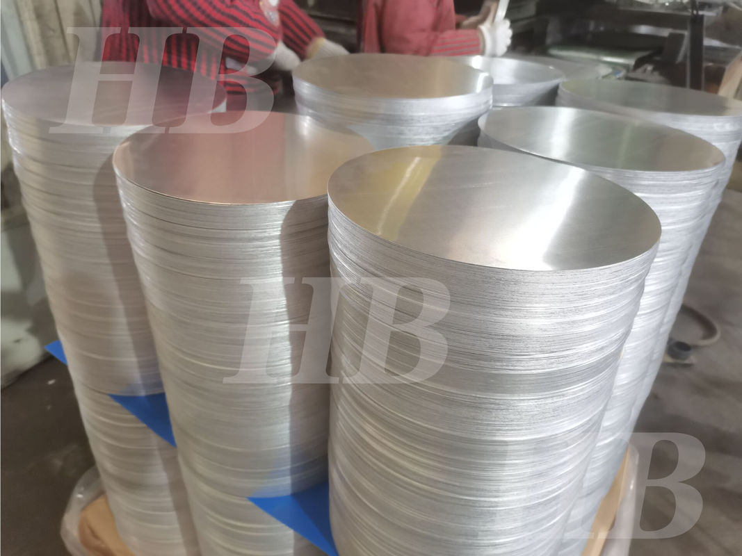 Permukaan Polished Aluminium Disc Bulat Meningkatkan Daya Tarik Estetika Cocok untuk tujuan dekoratif dan fungsional