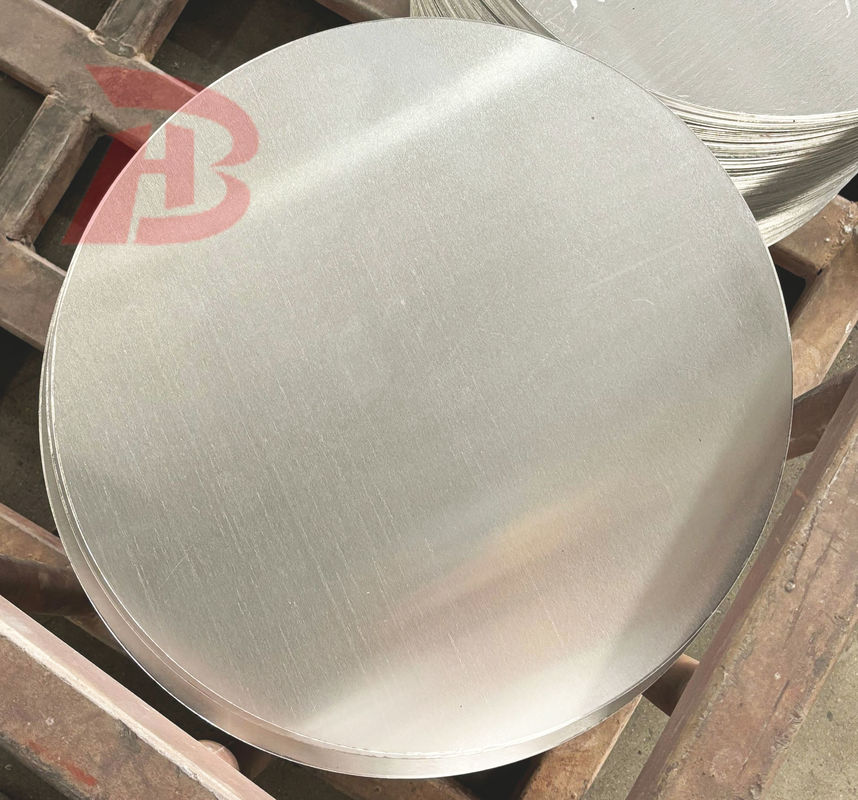 Lembaran aluminium bulat untuk peralatan masak, diameter 80 - 1100mm, ketebalan 0,5 - 6mm. Tersedia stok pabrik.