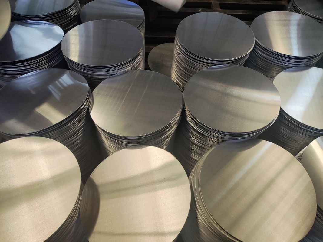Lingkaran dan Cakram Aluminium Perak Berkilau Ketebalan 0,3-6,0mm Standar GB/T3880.1-2006 untuk Renovasi Rumah
