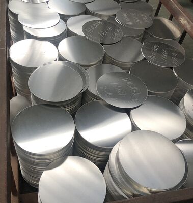 Perak 1050 Lingkaran Aluminium 80-1600MM Dia 0.3-6.0MM Ketebalan Untuk Pencahayaan Pencahayaan